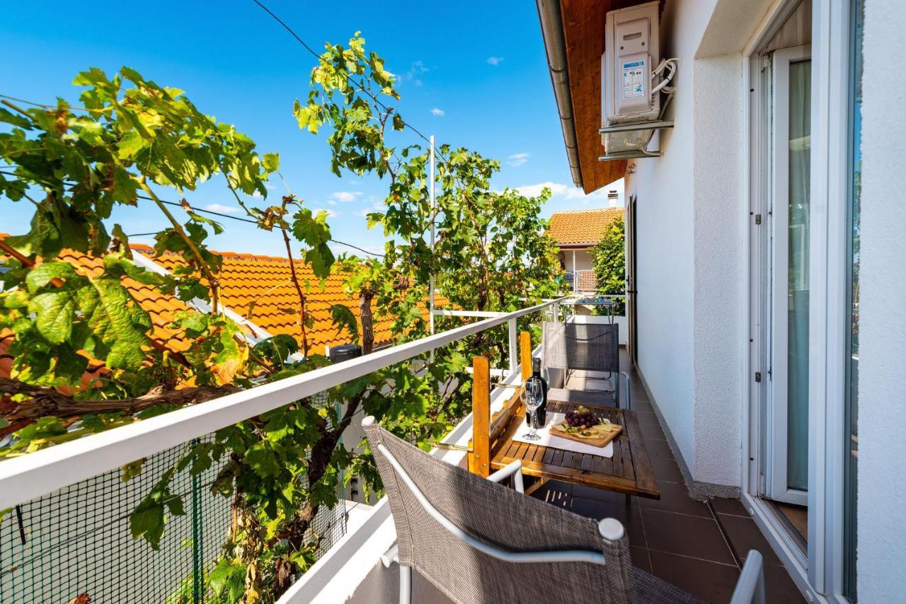Apartment Maia Lena For Family Ясенице Екстер'єр фото