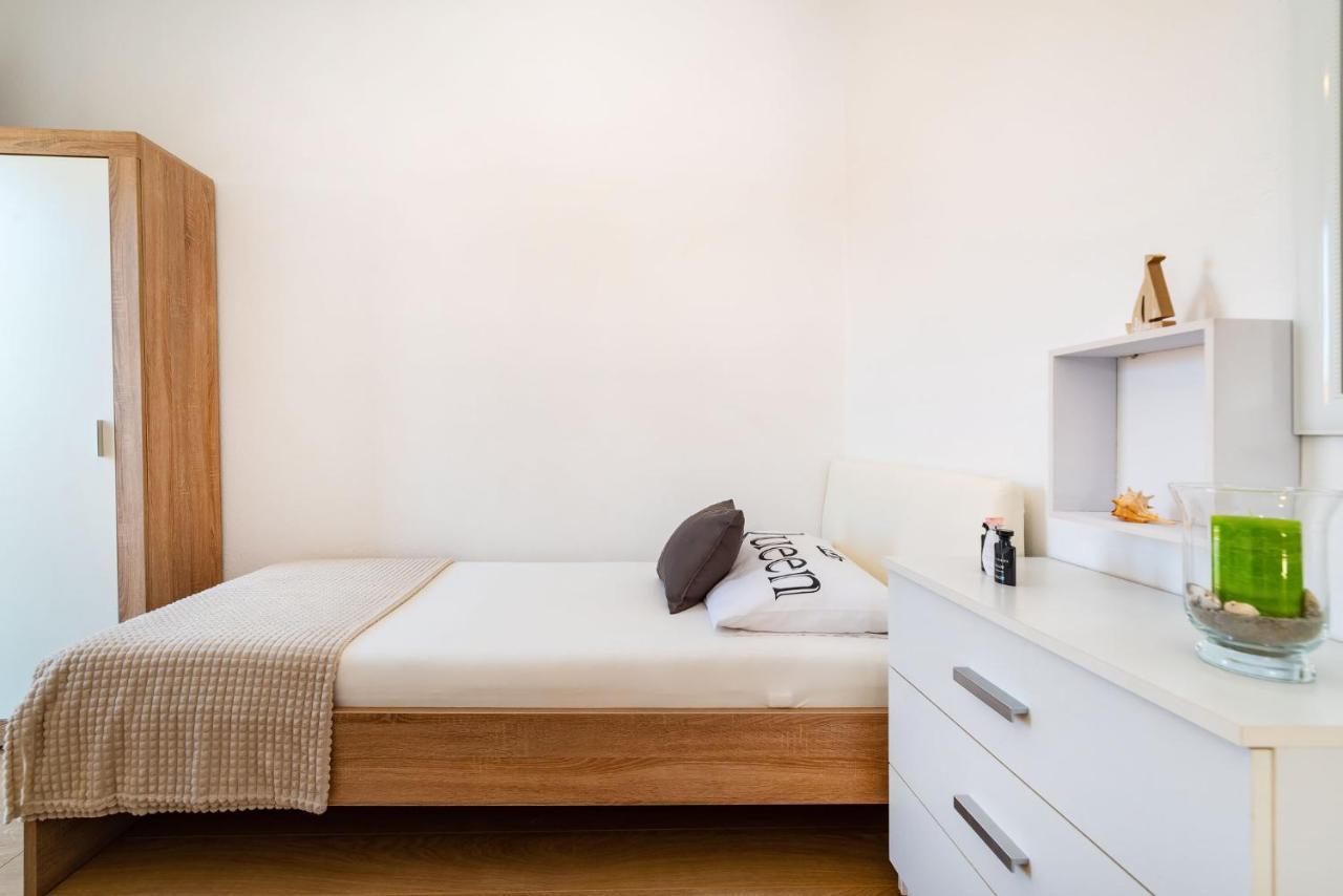 Apartment Maia Lena For Family Ясенице Екстер'єр фото