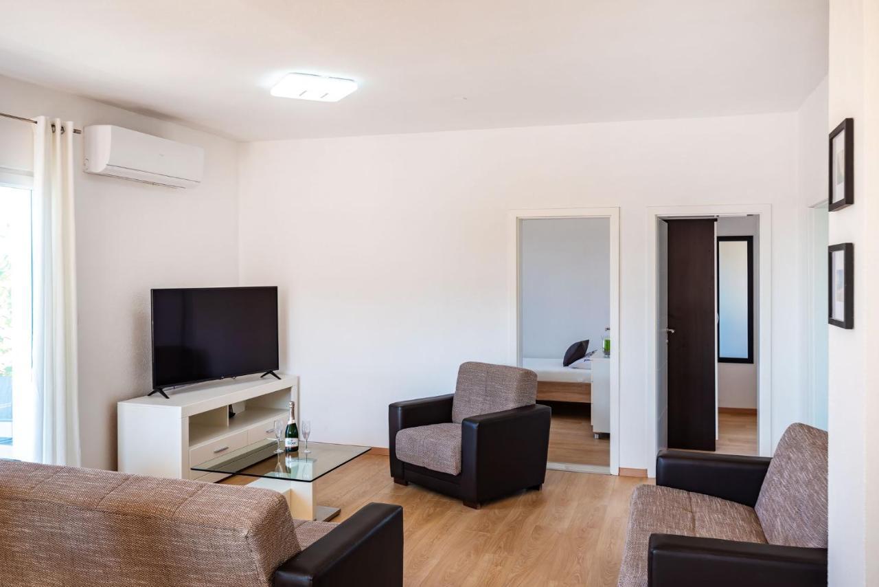 Apartment Maia Lena For Family Ясенице Екстер'єр фото